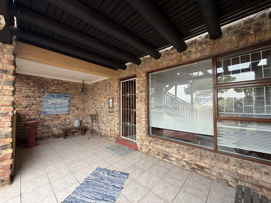 3 Bedroom Property for Sale in Wavecrest Eastern Cape